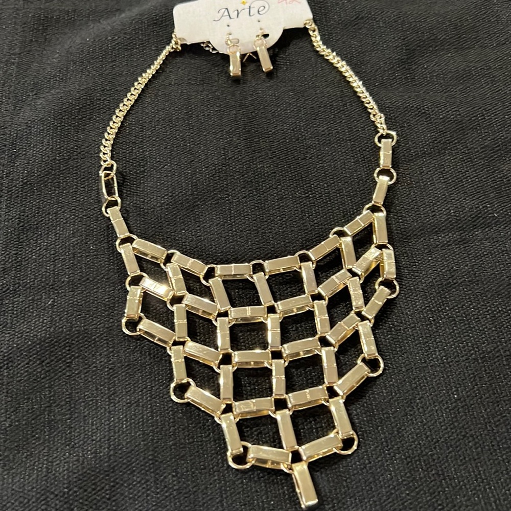 Gold link necklace and earrings set